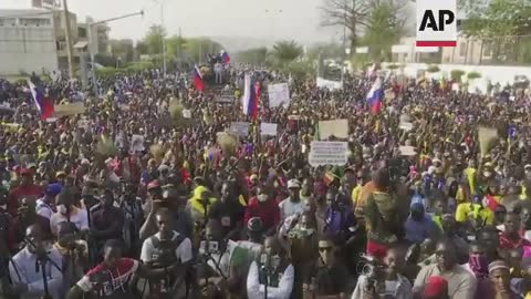 Mali protesters call on France to withdraw troops