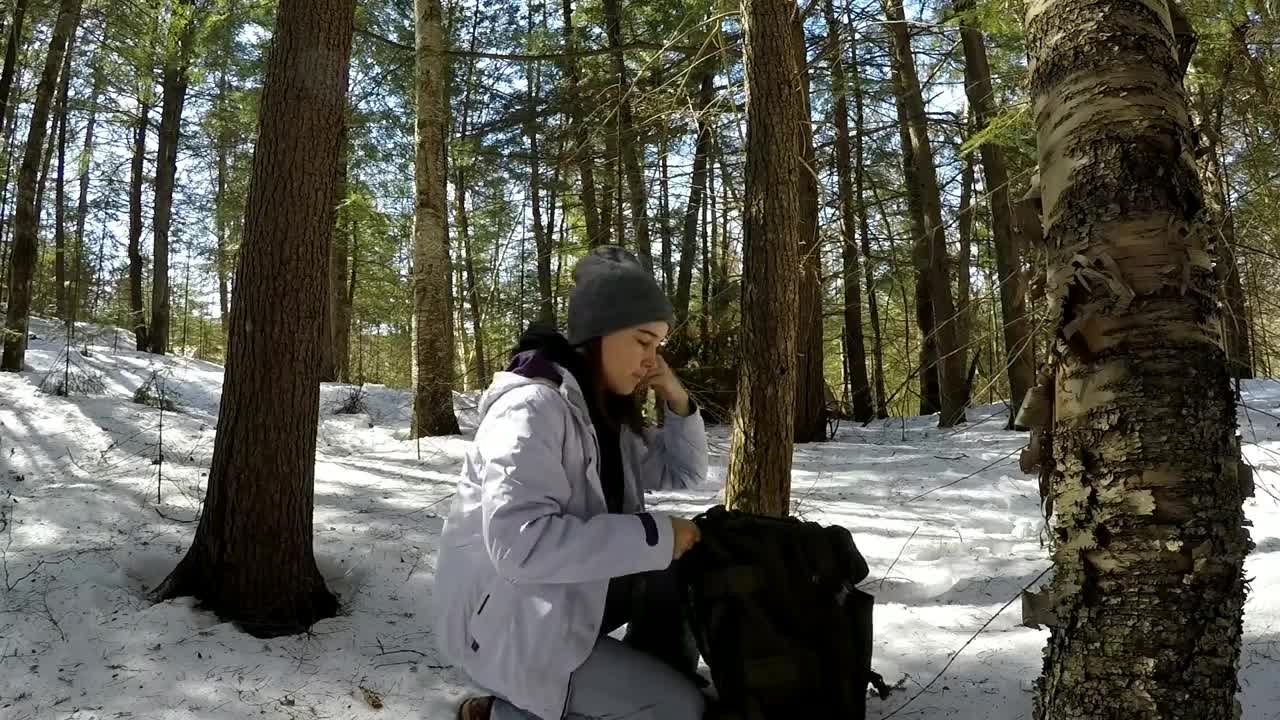 Solo Winter Bushcraft: Overnight in an Elevated Shelter-2