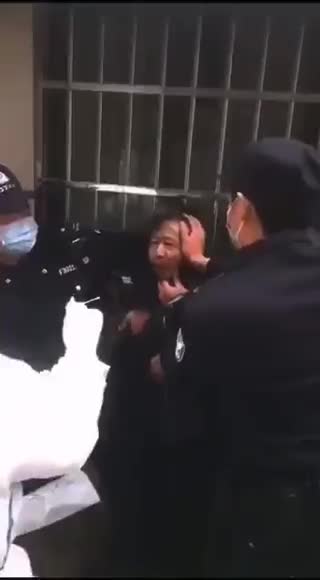 Chinese man gets forced to take a COVID test