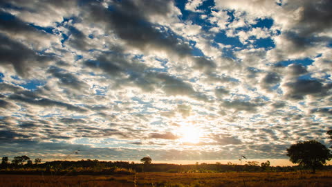 Moving Clouds Screensaver HD - Perfect for Website Background