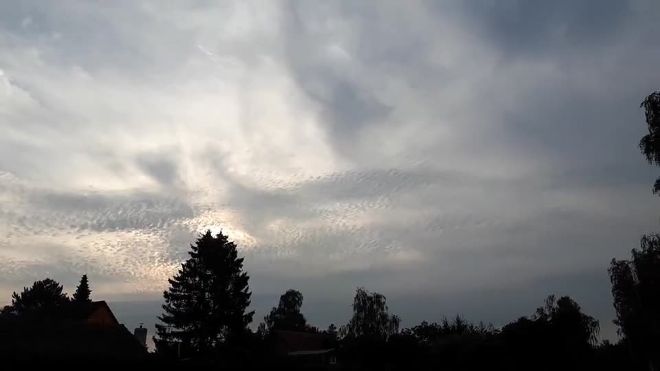 Himmel in Berlin am 18.08.2022 um 7:28 Uhr