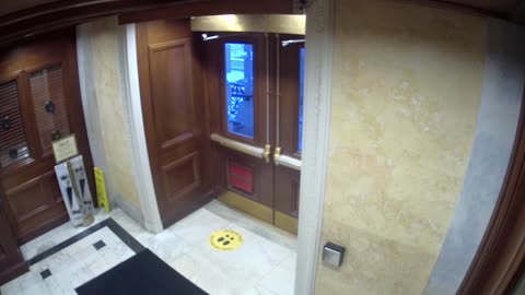 0181USCH01SouthDoorVestibule_2021-01-06_07h40min01s037ms.mp4