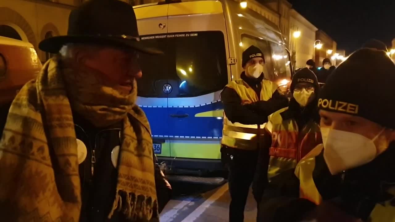 Hauptkommissar (aD) Karl Hilz klärt verantwortlichen Polizist H.Kaspar auf