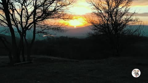 Un tramonto suggestivo dalla Via di Francesco