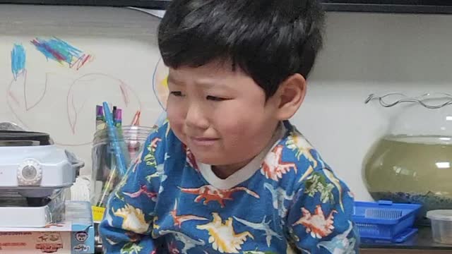 A pooping child