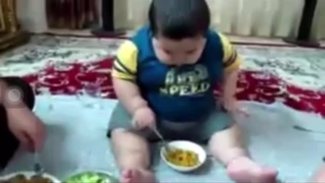 Kids eating food