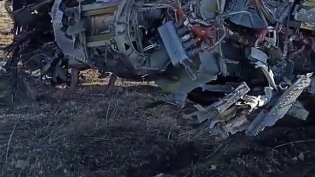 This badly damaged Ukrainian Su-25 managed to land, unreal!