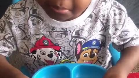 Watch this cute kids reaction when mom gave empty plate to eat