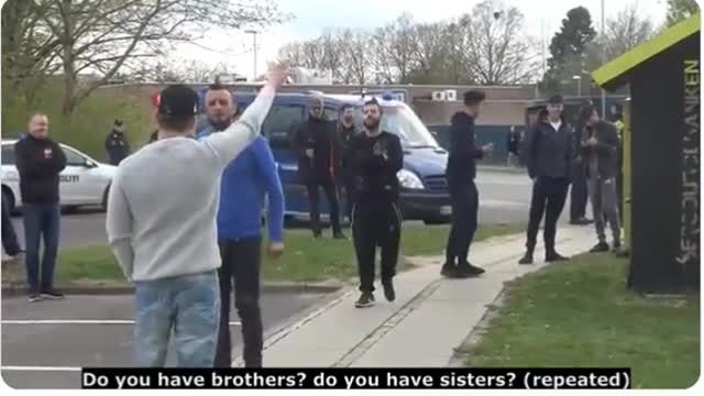 Pakistanis despising and confronting Danish people (in Denmark!)