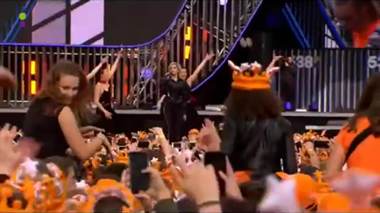 Hey_Mama_Bebe_Rexha_(Live_at_538_Koningsdag_2019)