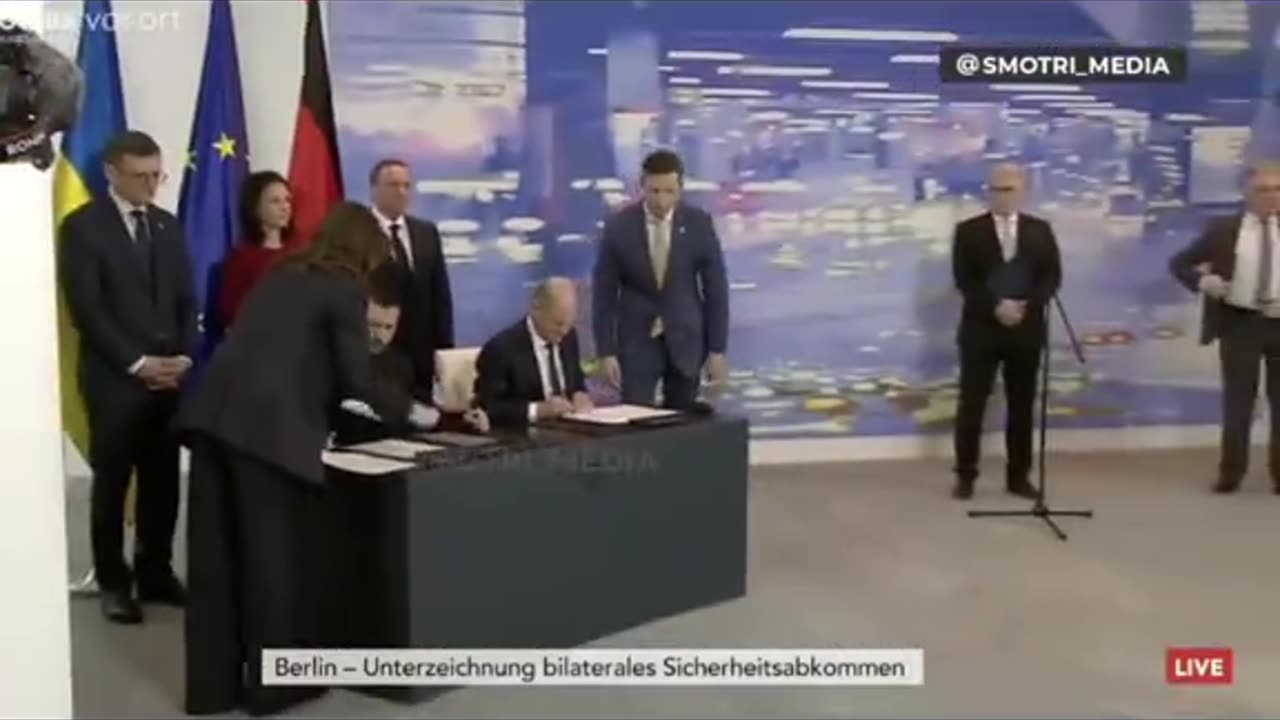 3. Weltkrieg?!!!! Scholz unterzeichnet Vertrag mit Selenski!!