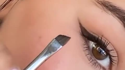 Eye liner