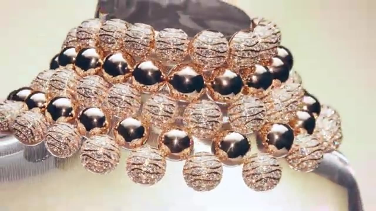 Bvlgari Aurea Chandra Necklace