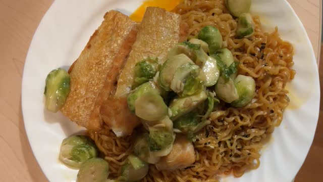 Sunday Breakfast 👀🍣❤️