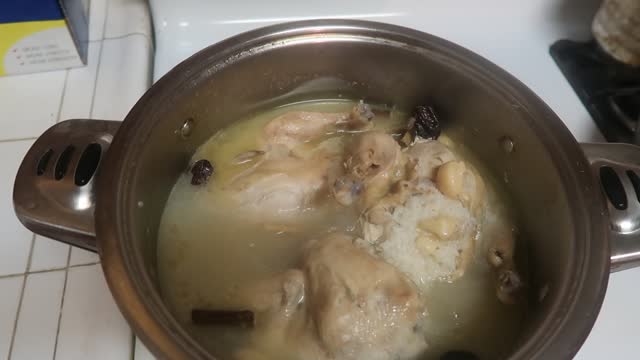 korean chicken soup (samgyetang)