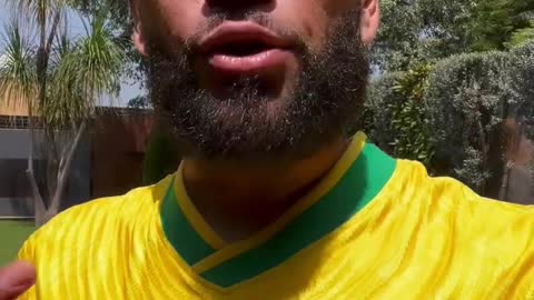 Daniel Alves declara apoio à Jair Bolsonaro