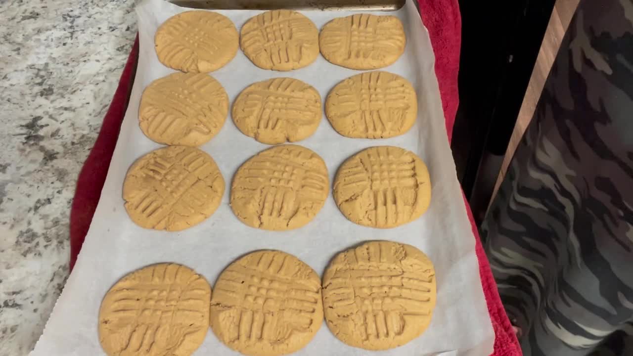 4 Ingredient Peanut Butter Cookies