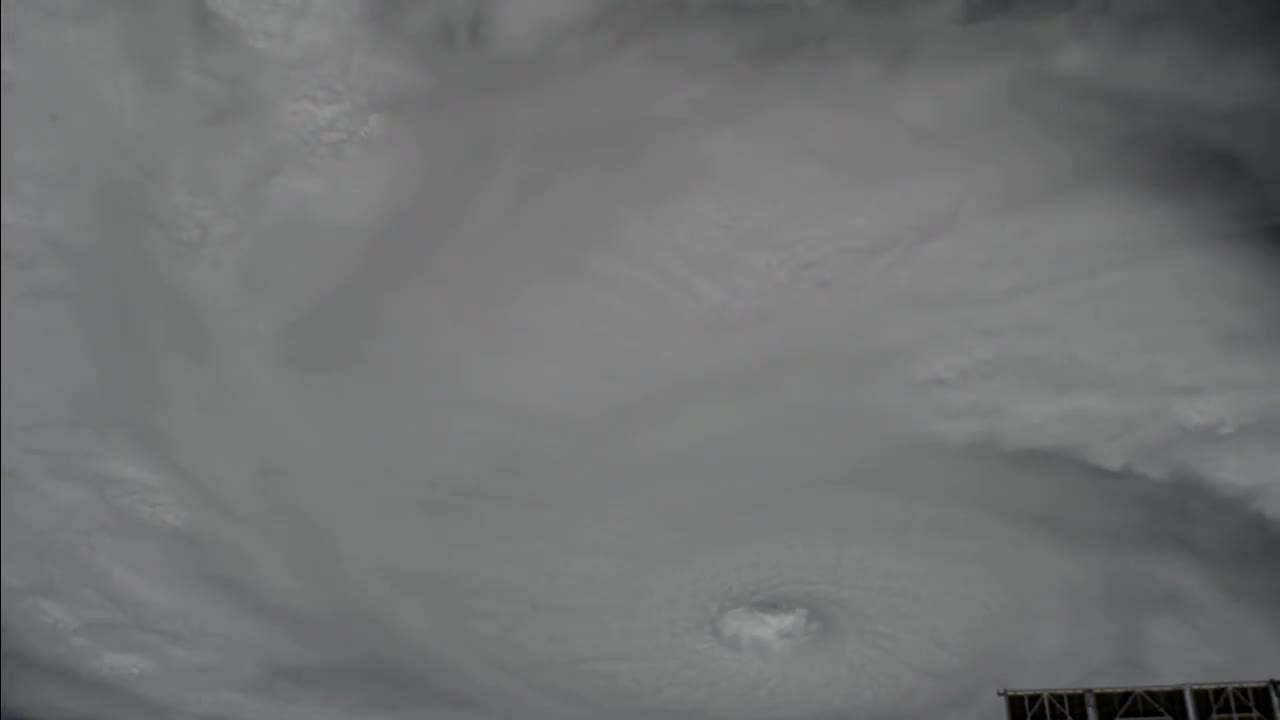 Watch from the ISS as it passes over Hurricane Jose and Hurricane Irma!