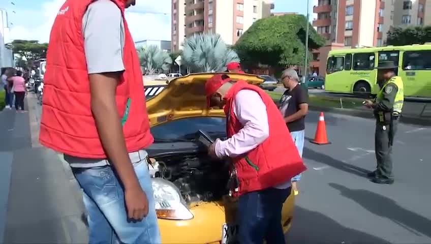 Se inician multas a los llamados vehículos ‘chimeneas’ por contaminar a Bucaramanga