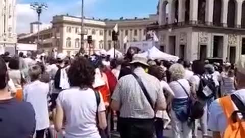 UNA GIORNATA A MILANO DI MANIFESTAZIONE