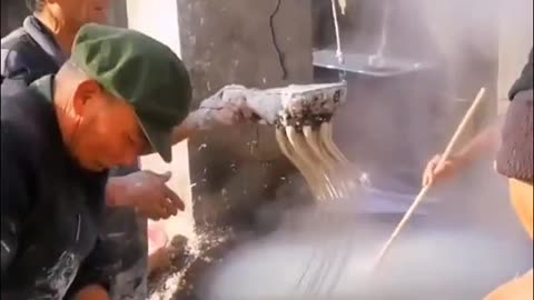 u/cyan1618 avatarcyan1618 3h Join Traditional way of making noodles in Chongqing, China