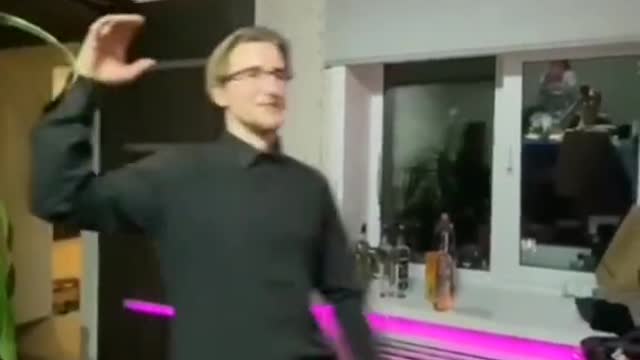 Когда пришёл к другу поиграть в доту😂😂😂