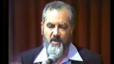 Rabbi Meir Kahane HY"D speaks at Bottom Line