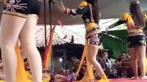 Ladies hot dance traditional of java