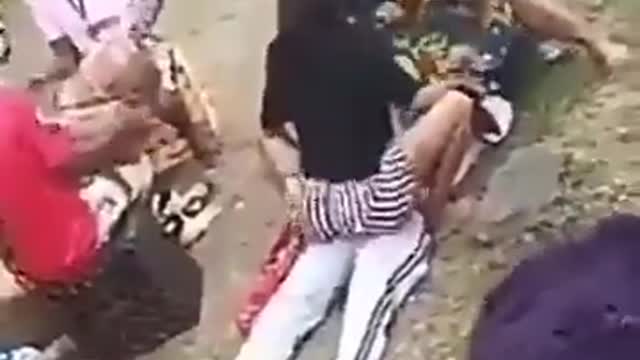 Sisters of a bride twerking on the groom