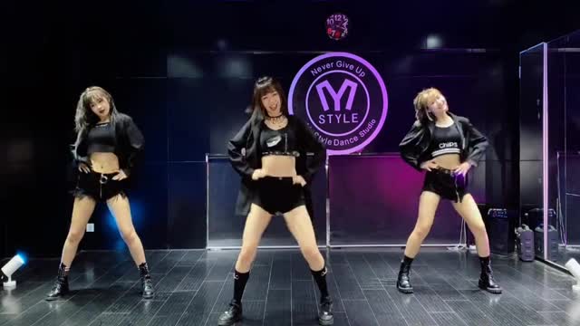 beautiful dance of girls to a modern rhythm