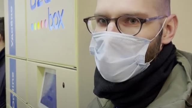 Russians trying to get their cash