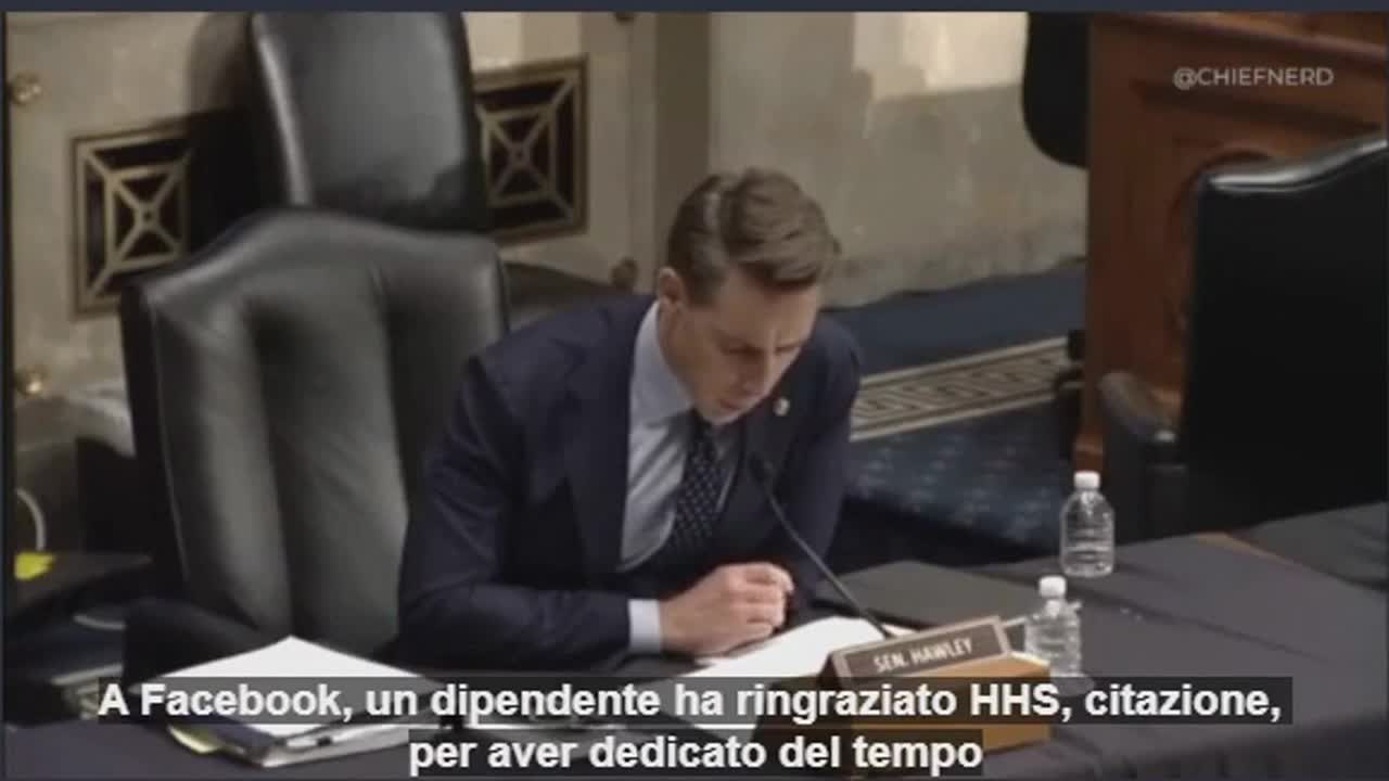 Senator Josiah Hawley accusa l'amministratore delegato di Facebook di cospirazione