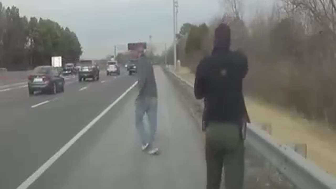 A police officer was threatening to shoot a citizen of US without any satisfactory reason