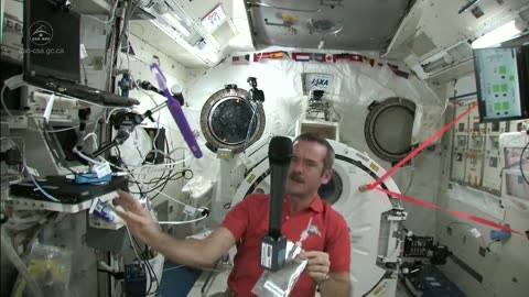 Chris Hadfield Brushes his Teeth in Space