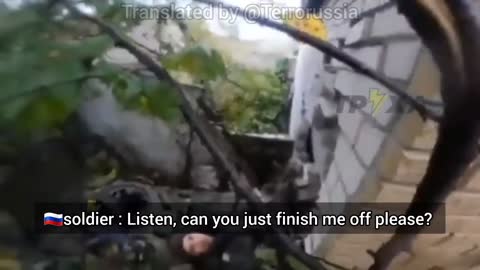 🇺🇦Soldier tries to save 🇷🇺soldier who-s asking to finish him