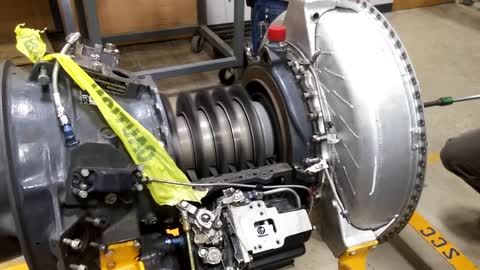 Manually spooling up a Lycoming T53-L1B turbine compressor