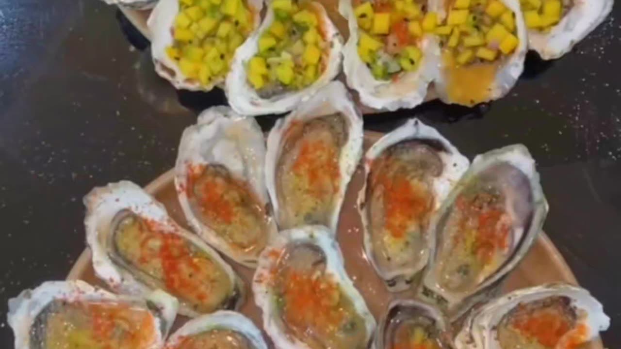 OTRAS com salada e pimenta