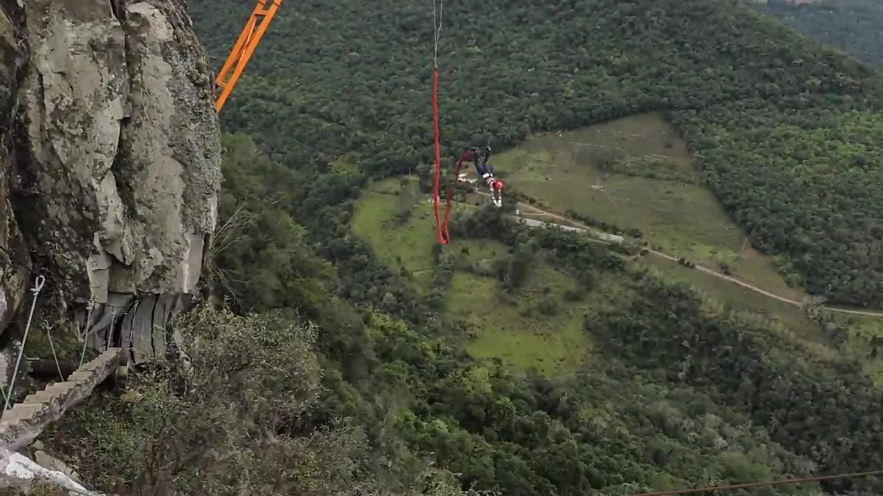 Bungee jump Parque Gasper