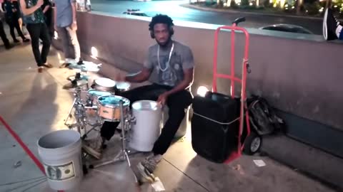 Linkin Park - Numb (Street Drum Solo)