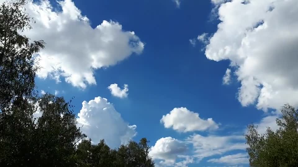 Himmel in Berlin am 10.09.2022 um 15:36 Uhr