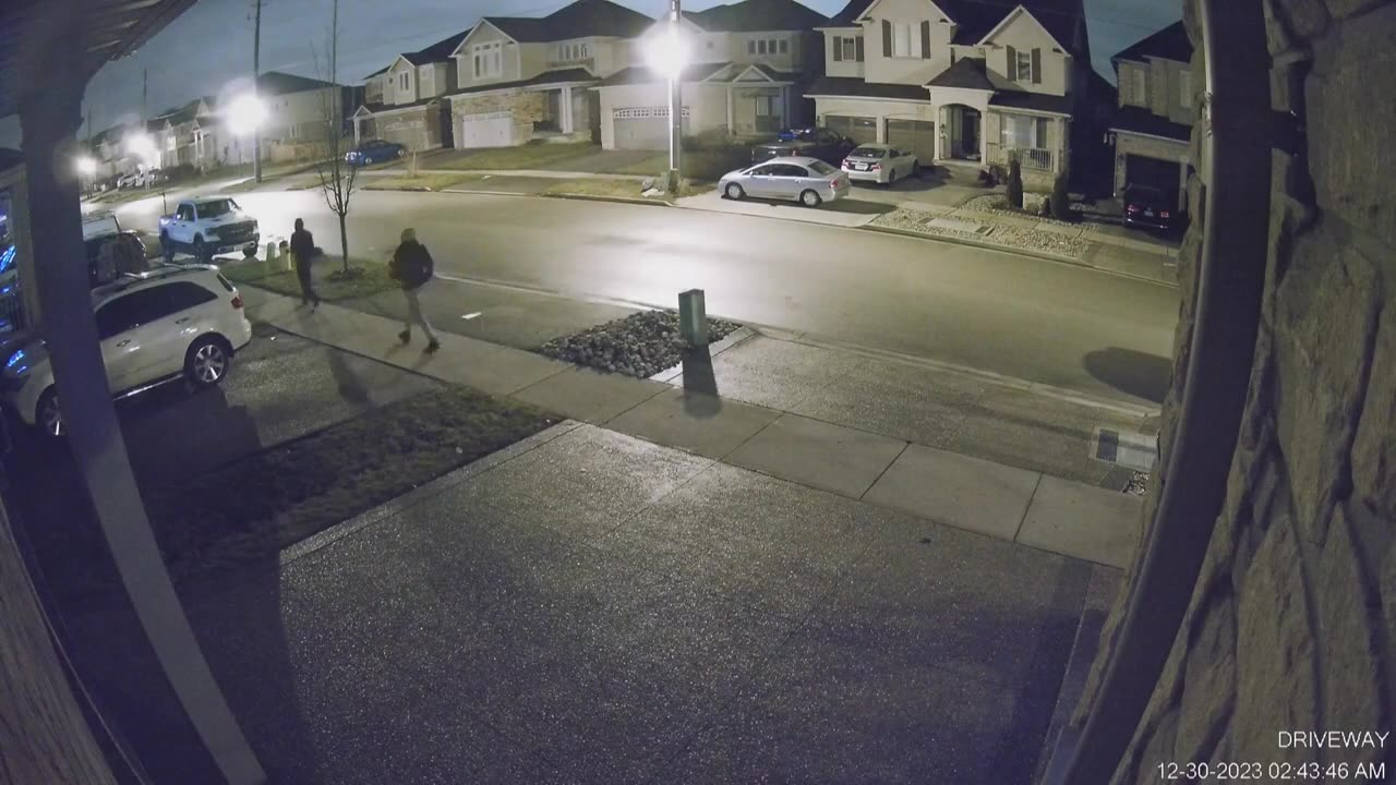 Security video captures theft of a truck from Kitchener, Ont. driveway