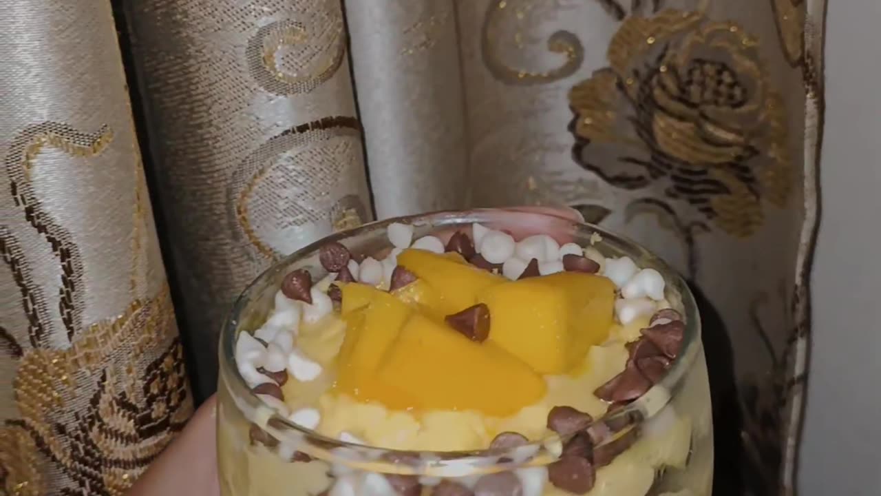 Mango dessert