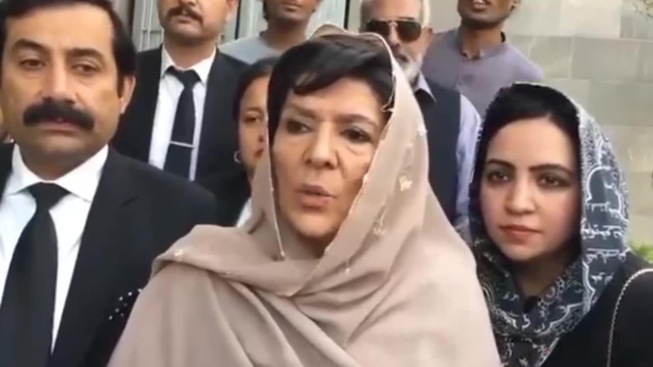 Imran Khan sister talking about the