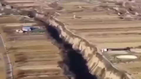 earth quake turkey fracture of the earth's crust