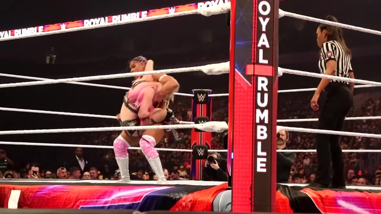 I SAT FRONT ROW AT WWE ROYAL RUMBLE 2023