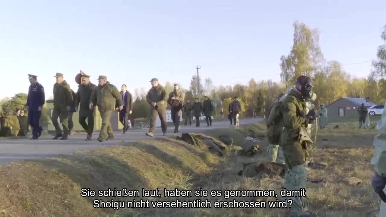 Es stört niemanden, dass Jungs ohne Geschäfte so laut schießen. Wurde es weggenommen, damit Shoigu