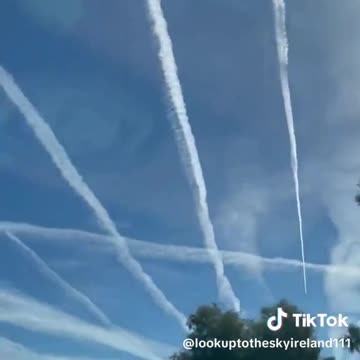 just another normal looking sky, nothing to see here