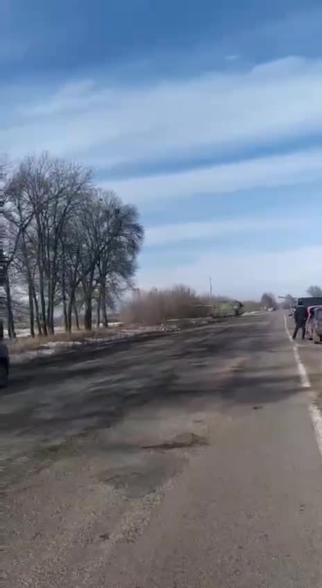 Self-propelled howitzers 2S19M2 near Sumy