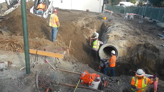 Excavation - Unsafe activities SafetyPro4u_1b