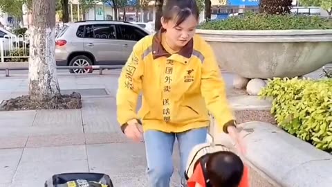 Thanks for girl kindness 💝 🙏- A beautiful moment